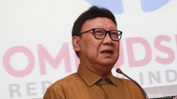 Tjahjo Kumolo / 