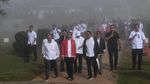 Gaya Jokowi-Iriana Saat Tinjau Lokasi Wisata di Sumatera Utara