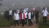 Selain itu, Jokowi juga mengunjungi Taman Wisata Salib Kasih di Tapanuli Utara, Sumatera Utara. Antara Foto/Akbar Nugroho Gumay.