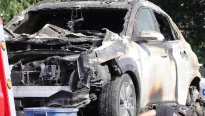 Hyundai Kona terbakar