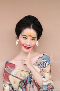 Viral Makeup ala Mulan, Wanita Ramai-ramai Pakai Blush-on Merah dan Kuning
