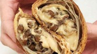 Croissant yang umumnya tidak memiliki isian, kini diisi dengan boba di dalamnya. Rasanya jadi renyah dan kenyal sekaligus. Foto: Istimewa