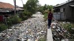 Penampakan Sampah di Kali Bahagia yang Bikin Warga Tak Bahagia