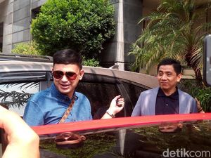 Presenter Ramzi Sambangi Polda, Ada Apa?