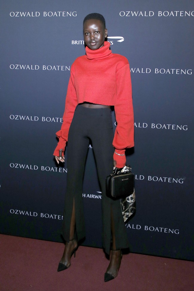 Ketika berusia tujuh tahun, Adut dan orangtuanya bermigrasi ke Adeleide, Australia. Di Negeri Kanguru tersebut, kariernya sebagai model dimulai saat usianya 16 tahun. Aku berjanji pada diriku, aku akan berbuat sesuatu yang baik sehingga semua orang bangga padaku, terutama orangtuaku, ujar Adut. Foto: dok. Getty Images