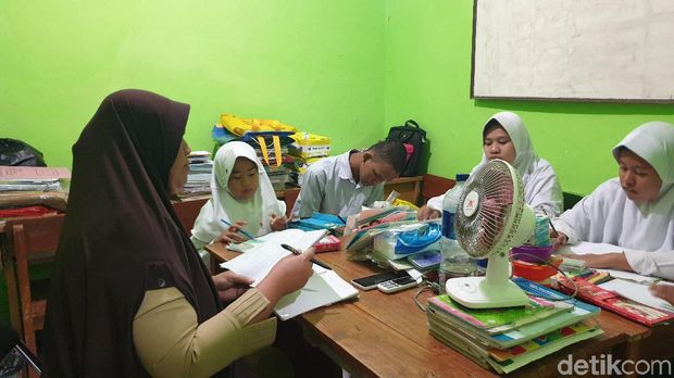 Perjuangan Pria Tunanetra di Bandung Sulap Rumah Pribadi Jadi SLB