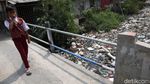 Penampakan Sampah di Kali Bahagia yang Bikin Warga Tak Bahagia