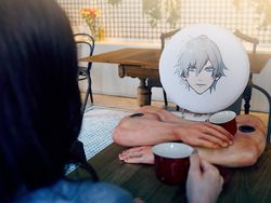 Jomblo Mungkin Minati Speaker Tampan yang Super Mesra Ini