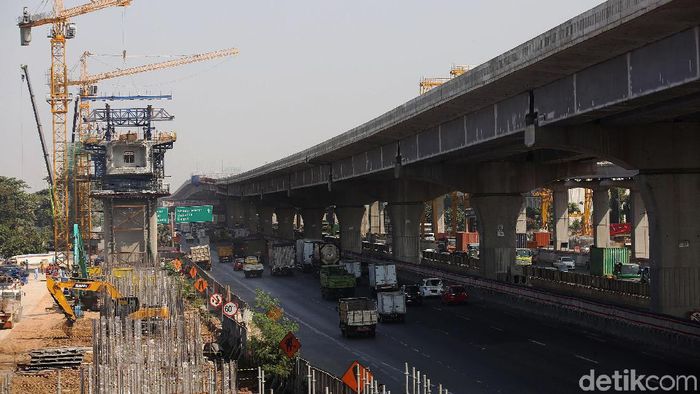 Proyek Kereta Cepat Jakarta-Bandung Proyek Kereta Cepat Jakarta-Bandung (JKT-BDG) saat ini sedang dalam tahap pembangunan, Rabu (31/7/2019). Kereta cepat ini ditargetkan beroperasi di 2021.
