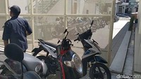 Menurut Kasatreskrim Polres Bandung AKP Firman Taufik, kejadian nahas yang menimpa bocah tersebut sempat terekam CCTV sekolah. Namun pihaknya tak menjelaskan isi dari rekaman CCTV tersebut.
