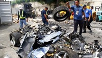Pada Agustus tahun lalu misalnya, Duterte menghancurkan 68 kendaraan roda 4 yang terbukti diimpor secara ilegal. Di antara mobil-mobil tersebut ada merek besar seperti Lamborghini Gallardo, Porsche 911, beberapa unit BMW, Ford Mustang convertible, Nissan Skyline, dan masih banyak lagi. Hal itu dilakukan untuk memberantas praktik impor ilegal di Filipina.