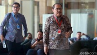 Mantan Sekda Jatim, Ahmad Sukardi, mendatangi gedung KPK, Jakarta, Rabu (31/7/2019).