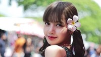 Setelah konser di beberapa negara, Lisa dan para personil Blackpink pun liburan ke Hawaii. (lalalalisa_m/Instagram)