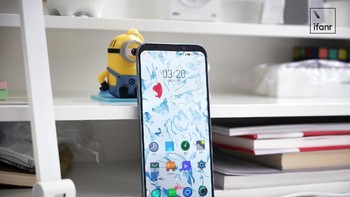 Layarnya menggunakan Super AMOLED buatan Samsung. Ukurannya 6,39 inch dengan frame rate 240 Hz dan touch response 34,7 ms. Foto: Black Shark