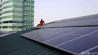 Jonan bilang, masyarakat seharusnya juga berpikir untuk mendapat sumber energi yang ramah lingkungan.