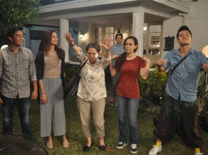 Widyawati Balik Jadi Anak Kuliahan di Mahasiswi Baru