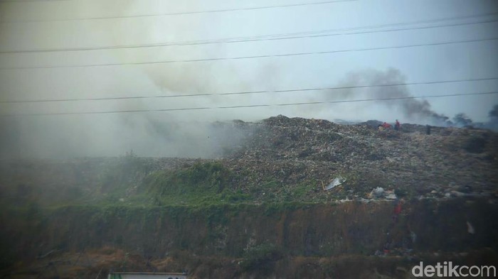 Kebakaran TPA Putri Cempo Solo Memasuki Hari Ketiga