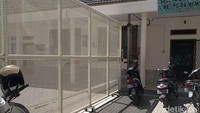 Bocah TK bernama Syakira (6) tersebut terjepit gerbang sekolahnya pada Selasa (30/7/2019) kemarin. Ia dinyatakan tewas setelah dilarikan ke Rumah Sakit Sulaeman Margahayu.