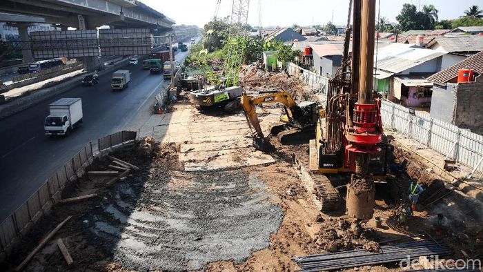 Proyek Kereta Cepat Jakarta-Bandung Proyek Kereta Cepat Jakarta-Bandung (JKT-BDG) saat ini sedang dalam tahap pembangunan, Rabu (31/7/2019). Kereta cepat ini ditargetkan beroperasi di 2021.