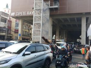 Api Padam, Lalin di Depan Geprek Bensu Fatmawati Dibuka Kembali