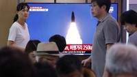 Kepala Staf Gabungan Korea Selatan (JCS) melontarkan peringatan bahwa aktivitas rudal Korut yang terus berulang tidak akan membantu upaya meredakan ketegangan di Semenanjung Korea. Kami menyerukan penghentian aksi-aksi semacam ini, imbuh pernyataan JCS. Foto: AP Photo/Ahn Young-joon