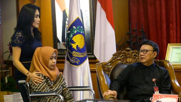 Gagal Jadi PNS Karena Disabilitas, drg Romi Curhat ke Mendagri