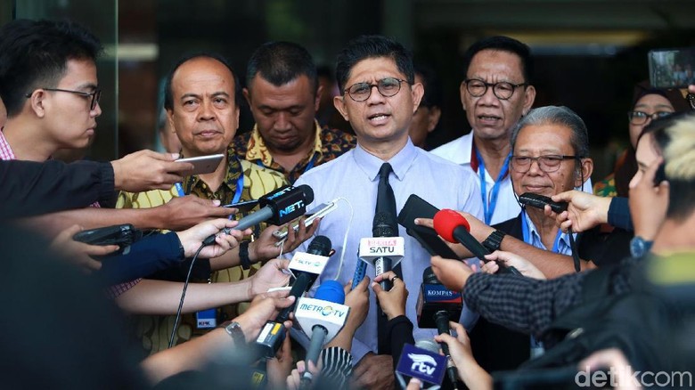 Jawab Laode Syarif soal Konspirasi, Anggota Komisi III Ingatkan Kesantunan Jawab Laode Syarif soal Konspirasi, Anggota Komisi III Ingatkan Kesantunan