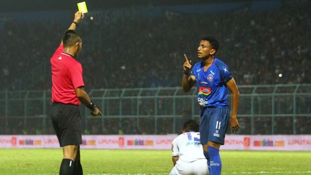 Alberts Ungkap Kronologi Persib Diteror di Markas Arema