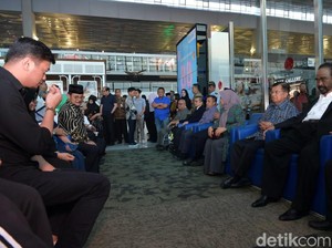 JK Melayat Jenazah Ichsan Limpo di Bandara Soekarno-Hatta