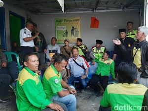 Sopir di Terminal Singaparna Mogok Massal, Penumpang Telantar