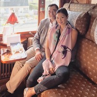 Datang dari keluarga konglomerat, tentu saja tak lepas dari gaya hidup mewah. Dia kerap berlibur ke Eropa hingga hadir di acara-acara bergengsi yang dihadiri oleh sosialita Hong Kong. Foto: Instagram @joannaluihickox