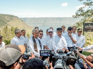 Jokowi: Labuan Bajo Premium, Danau Toba Super