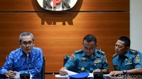 Ketua KPK Alexander Marwata mengatakan kasus ini berawal pada 2016 saat Bambang Udoyo selaku Direktur Data Informasi diangkat menjadi pejabat pembuat komitmen (PPK) kegiatan peningkatan pengelolaan informasi, hukum, dan kerja sama keamanan dan keselamatan laut, serta Leni dan Juki diangkat menjadi Ketua dan Anggota ULP di Bakamla.