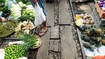 Dilintasi Kereta Api, Pasar Tradisional Mae Klong Jadi Destinasi Wisata Unik