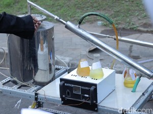 Dengan Alat Ini Mahasiswa UGM Ubah Limbah Anorganik Jadi Bahan Bakar