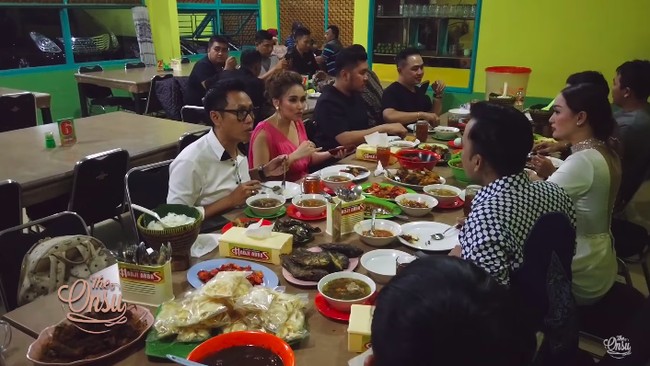 Ojol Dapat Makanan Gratis hingga Ruben Onsu CS Makan di Ciawi
