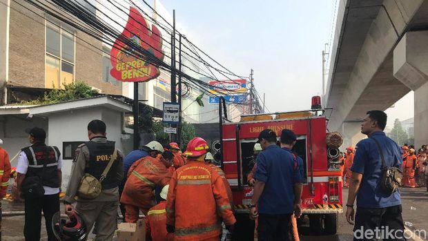 Tak Ada Korban Jiwa di Outlet Geprek Bensu yang Terbakar 