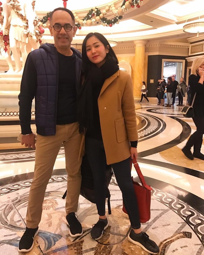 Bunga Zainal pun mengancam akan melaporkan para netizen yang masih saja berkata-kata kasar mengenai kemesraannya dengan Sukdev Singh. Denger ya ati ati dalam menggunakan sosmed ya! Mulutmu harimaumu. Skrg gw masih baik diem! Kalo keterlaluan masalah ini bukan cuma smp di sosmed, tp bisa sampe ke ranah hukum, tulisnya di Instagram Story. Foto: Instagram @ bungazainal05