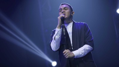 Lihat Lagi Penampilan Tulus di Panggung Musik