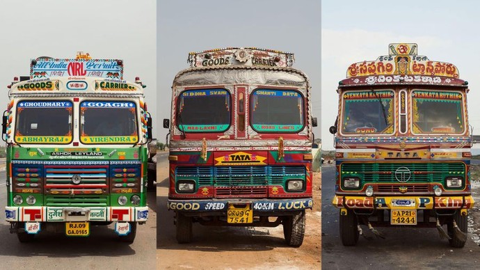 Potret Warna-warni Mobil Truk di India