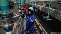 GM Pembangkit Jawa Bali Unit Pembangkit Muara Karang Rachmat Azwin, di PLTGU Muara Karang, Rabu (31/7/2019), mengatakan, enggan penggunaan gas sebagai bahan bakar pembangkit, emisi yang dihasilkan tidak banyak.