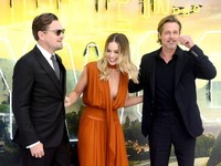 Once Upon A Time In Hollywood: Asyiknya Nongkrong Bareng Leonardo dan Brad Pitt