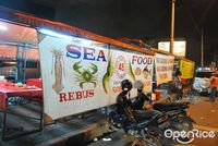 5 Warung Seafood Ini Punya Kepiting Saus Padang dan Ikan Bakar Lezat