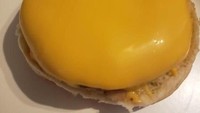 Lelehan keju di dalam burger ini tampil sempurna, dengan permukaan keju yang mulus, dan tidak ada kerutan sama sekali. Keren! Foto: Buzzfeed