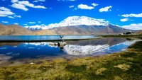 Gletser dan danau-danau cantik menghampar di depan mata. (iStock)
