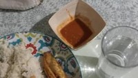 Pisang goreng yang manis enak buat sarapan. Supaya lebih kenyang bisa dimakan dengan nasi hangat, seperti meme yang satu ini. Foto: Istimewa