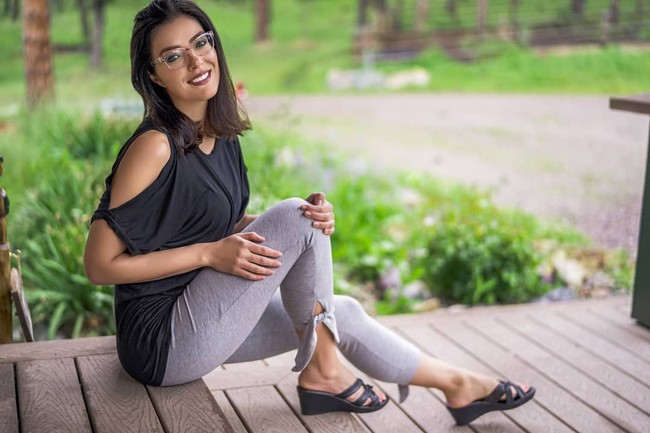 Ini Adrianne Curry, orang pertama yang menjadi pemenang Americas Next Top Model season satu yang tayang pada 2003 silam. Meski menjadi pemenang, namun karier Adrianne tidak begitu mulus di dunia modelling. Jangan bayangkan, wanita yang kini berusia 36 tahun itu hidup dalam kemewahan atau glamour.  Foto: Instagram