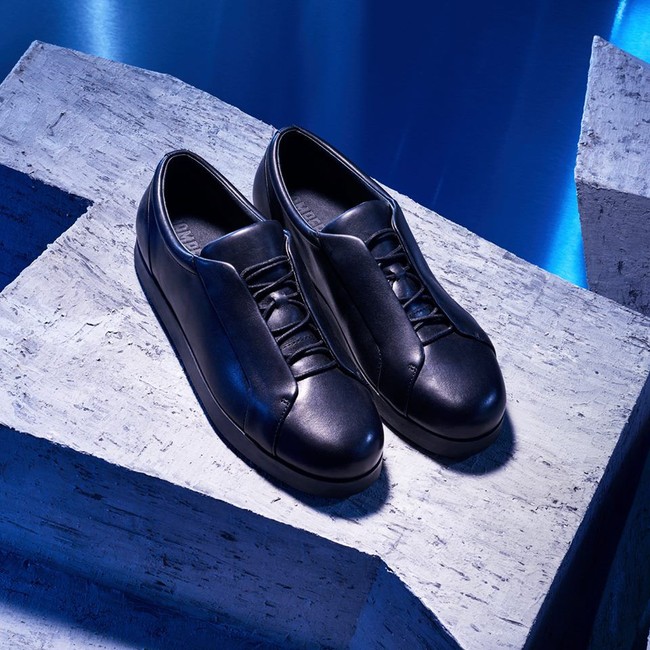 Brand Camper juga tak ketinggalan memanjakan pelanggan dengan potongan diskon. Anda yang membeli dua pasang sepatu atau lebih akan mendapatkan cashback Rp 500 ribu. Foto: Twitter