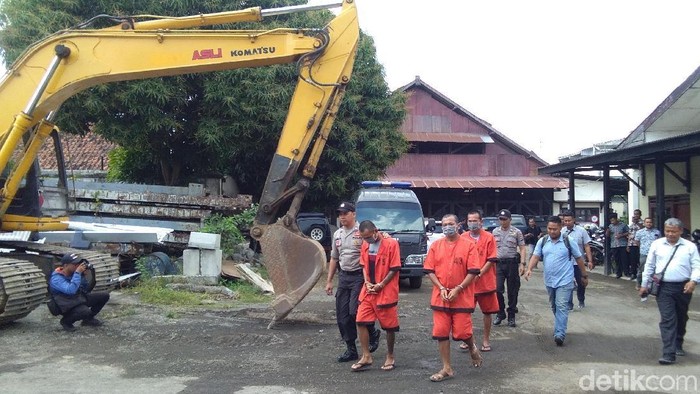 Kepras Bukit Secara Ilegal, 3 Penambang Diringkus Polisi