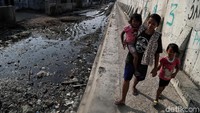 Pembangunan tanggul laut jilid 2 ini diharapkan dapat menunda tenggelamnya Jakarta karena terus mengalami penurunan tanah setiap tahunnya.